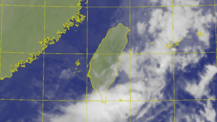 滯留鋒南移巴士海峽　12縣市續防大雨
