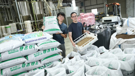 最大黑水虻基地曝光　7、8年級生靠一隻蟲拚4商機