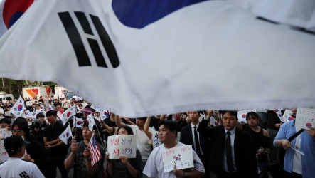 韓國投票所選票發光　數萬民眾上街怒吼重選