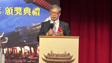 獲頒保生醫療奉獻獎　黃健榮百萬獎金全捐偏鄉用