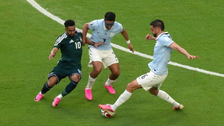 世界盃續寫驚奇　沙烏地阿拉伯踢平南美勁旅烏拉圭