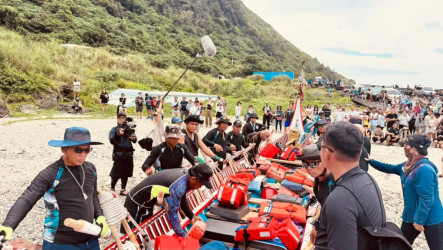 蘭嶼拼板舟重現300年航道　下午已抵菲律賓巴丹島