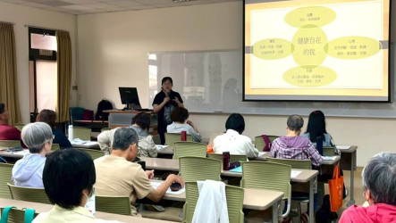 中山醫大響應30+大學計畫　學程專班助攻職涯升級