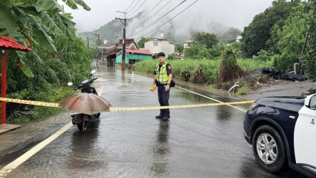 高雄旗美累積雨量破300毫米　道路多處積淹水