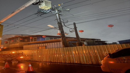 高雄入夜雷雨交加多處停電  仁武區1098戶搶修中