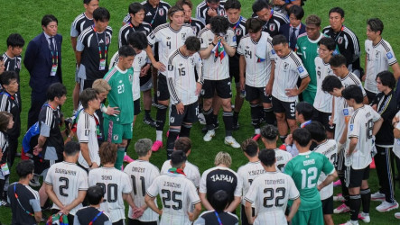 世界盃傷停補時遭巴西絕殺  日本球員倒地痛哭