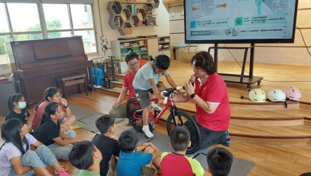 工研院赴台東大坡國小　用單車與地熱科技辦科普課程