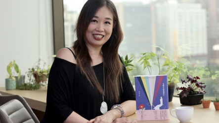 作家洪芳怡寫歌手純純　盼為百年前台灣女性發聲