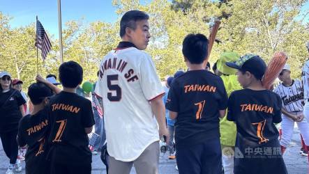 加州三代台僑參加美國慶遊行  彰顯台美民主價值