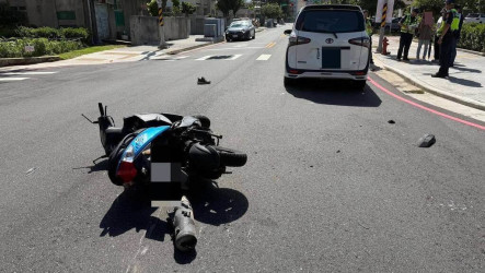澎湖馬公小客車與機車相撞　騎士傷重後送不治