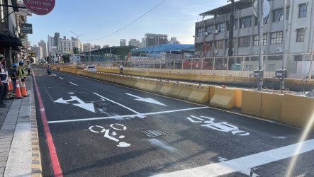 高捷黃線施工路段路面刨鋪　捷運局：今起夜間施工