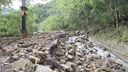 颱風巴威造成苗縣南庄山區路斷　部落12人受困