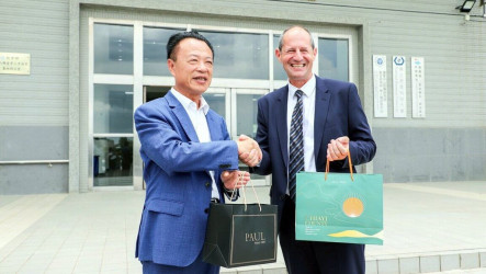 歐盟處長拜會翁章梁　實地了解無人機產業成果