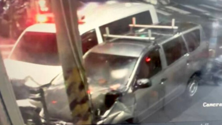 休旅車疑未禮讓鳴笛救護車　彰化秀水車禍4傷送醫