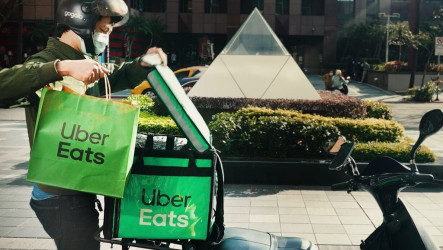 向外送員收媒合費？Uber Eats：目前無規劃