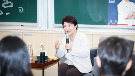 盧秀燕：愈早讓民眾掌握訊息　愈能減少問題油下肚