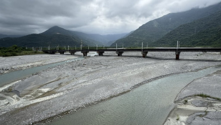 堰塞湖恐溢流　台鐵下午3時後鳳林=光復預防性停駛