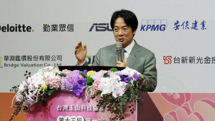 總統：推動就學就業博覽會　盼台灣百大企業捐獎學金