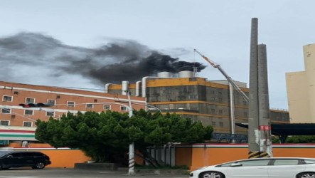 福壽實業台中沙鹿廠區火警　黑煙陣陣15分鐘火滅