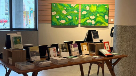 蔣勳「風荷‧日麗」中央書局登場　畫作伴誦詩聲