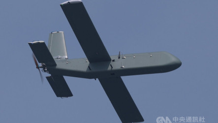 賴總統視導海軍漢光演習濱海打擊　無人機秀攻擊力