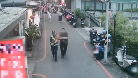 4歲童手割傷血流不止　羅東警抱童奔消防隊黃金救援