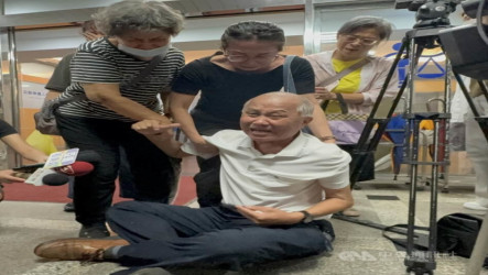 謝文雄當街砍殺妻子小姨子判無期　家屬淚喊用生命上訴到底