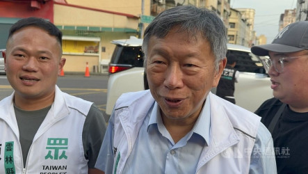 柯文哲逛虎尾中元普渡　為縣議員陳乙辰輔選
