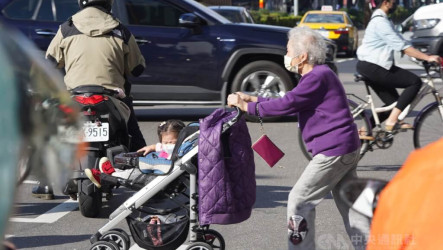 國發會估50年後總人口數恐腰斬　2037年中高齡勞動力過半