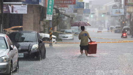 彰化午後豪雨多處積淹水　民生、曉陽地下道雙向封閉