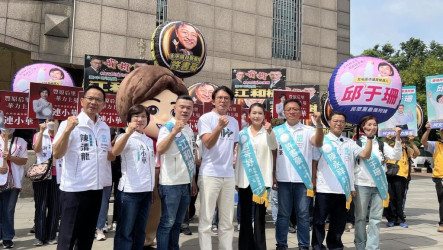 台中市長及市議員選舉登記首日  藍綠白多人搶登記