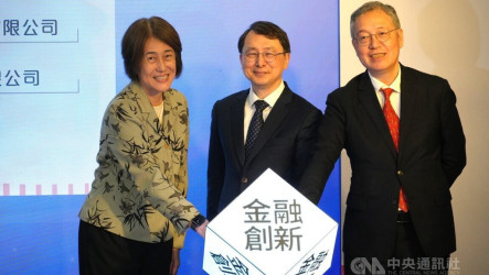 永豐金控捐政大2.47億　打造金融共學實驗室重構社資中心