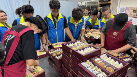 花蓮黎明庇護工場逆勢接單　月餅禮盒訂單增3成