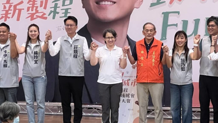 蕭美琴與莊競程做毛孩月餅　提竹市動物友善政策