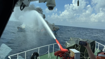 彭佳嶼外海失火海巡馳援　5船員獲救漁船沉沒