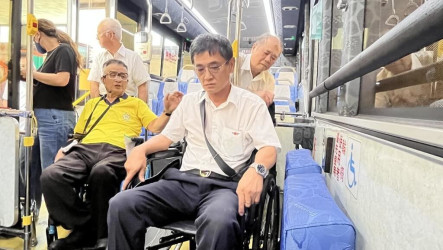 竹市公車駕駛坐輪椅體驗　演練無障礙及性騷處置