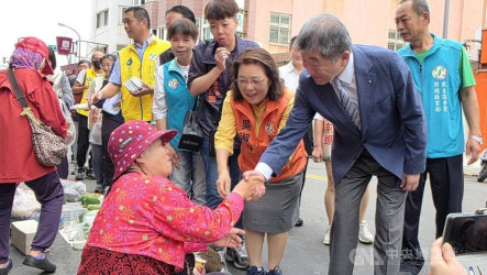 澎縣長選戰加溫  陳時中跨海陪同吳淑瑾掃街拜票