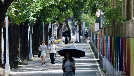 颱風杜鵑增強將在日本南方大迴轉　吳德榮：白天偏熱夜微涼