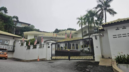 馬來西亞前首相納吉涉貪入獄　獲有條件特赦居家服刑