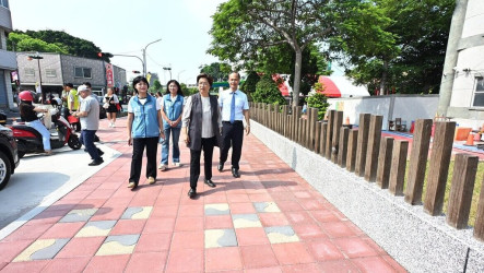 彰化鹿港文開國小人行道拓寬　學童不再與車爭道