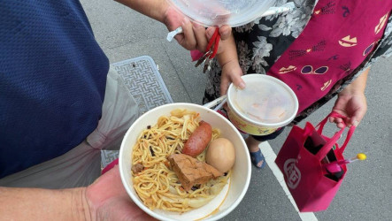 餐盒遭疑超過市值30元　何欣純競總：活動依法辦理