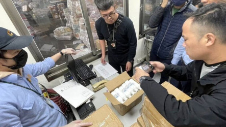 雲林鴨農涉走私中國禽流感疫苗逾90公升　遭海巡攔截