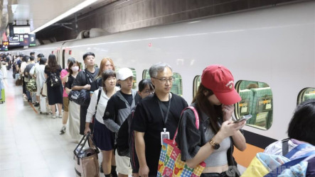 高鐵單日旅運創新高　自由座旅客站進商務車廂惹議