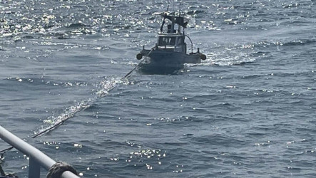 澎湖快艇海上失去動力　海巡及友船接續拖帶、人船平安