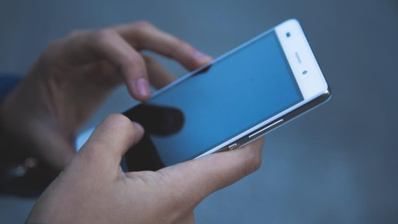 電信業出手管制異常超高流量　遠傳逾百用戶收通知書