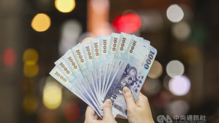 財部：若總預算明年1/5前三讀　最快1/26領取普發現金一萬