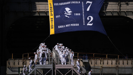 美航艦林肯號出海265天返航　曾傳缺糧與心理危機