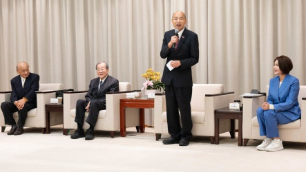 接見醫療奉獻獎得主　韓國瑜盼持續發揚人本精神