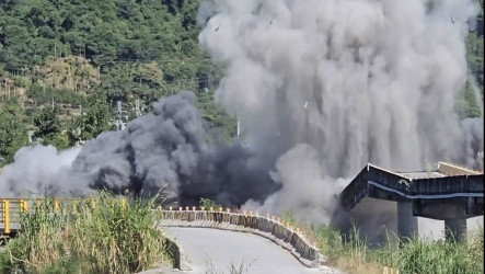 花蓮富里鄉明里大橋拆除　花防部工兵爆破舊橋墩