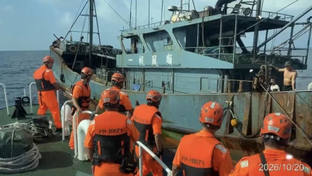 中國漁船越界拖網　澎湖海巡查扣人船